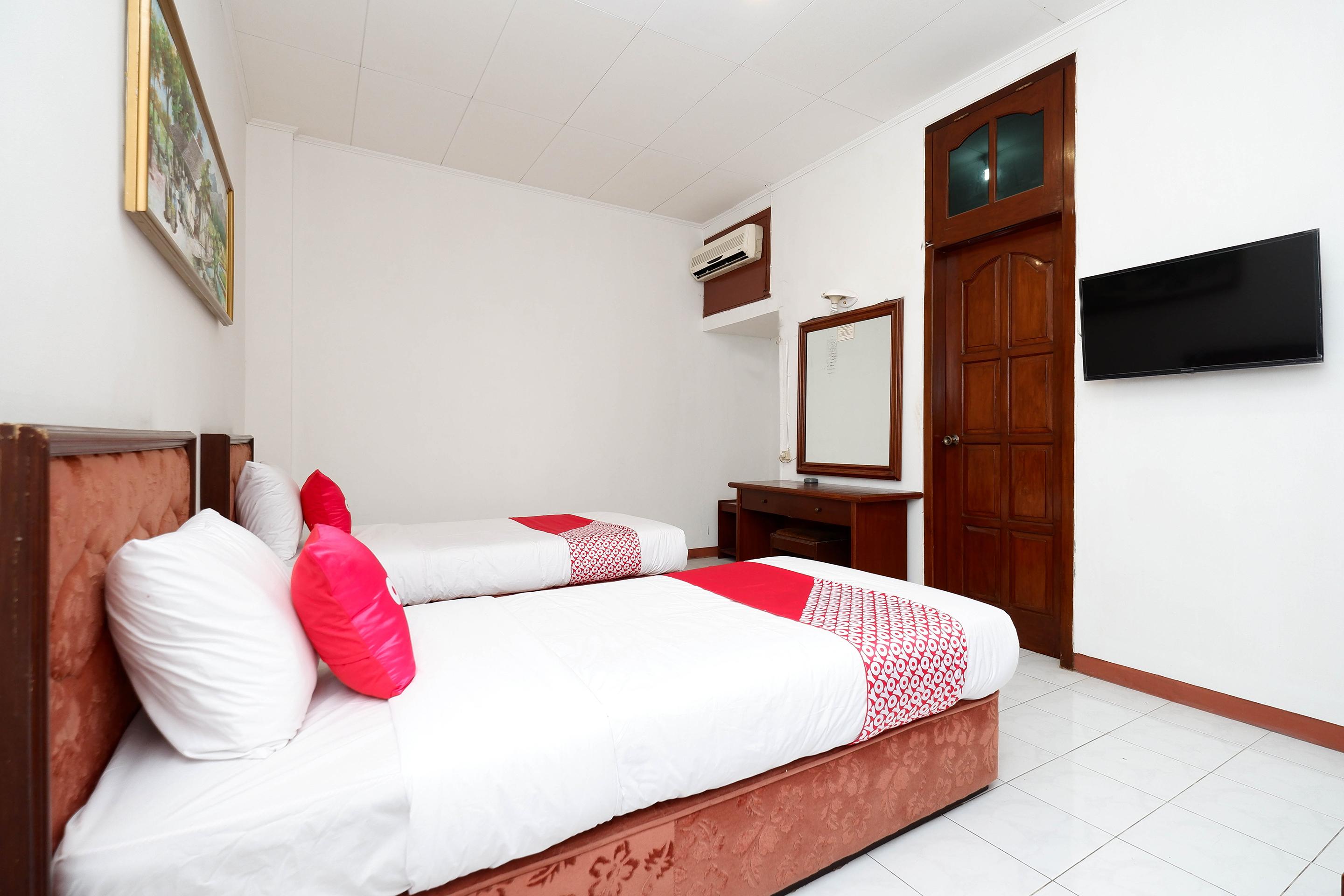 Super Oyo Capital O 1644 Hotel Griya Kencana Solo Exterior foto